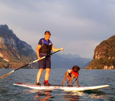 esi Keano stehen auf Board